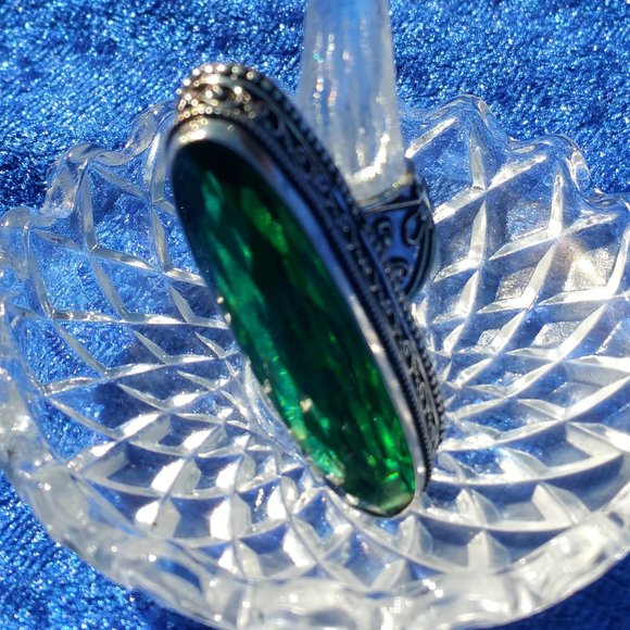 STUNNING GREEN TOPAZ  LONG BOARD RING   7.5 - Picture 4 of 8